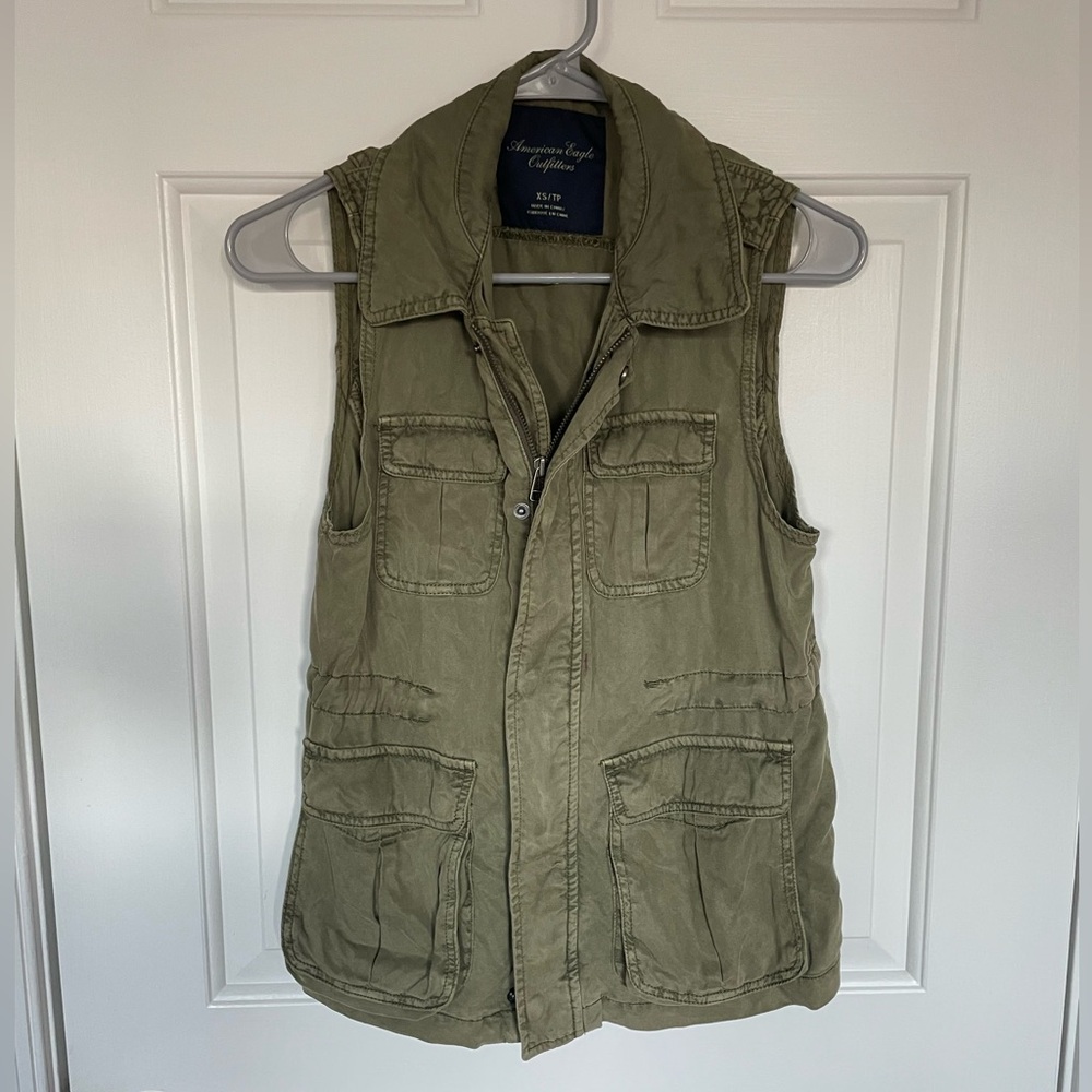 American Eagle Army Green Vest
